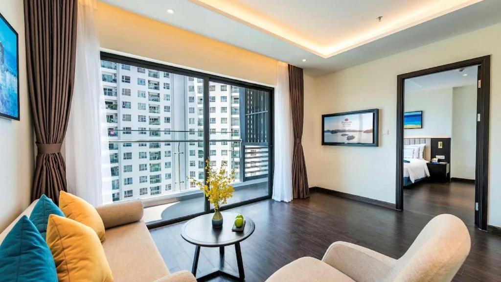 The Sapphire Residence S2 Ha Long Exteriör bild
